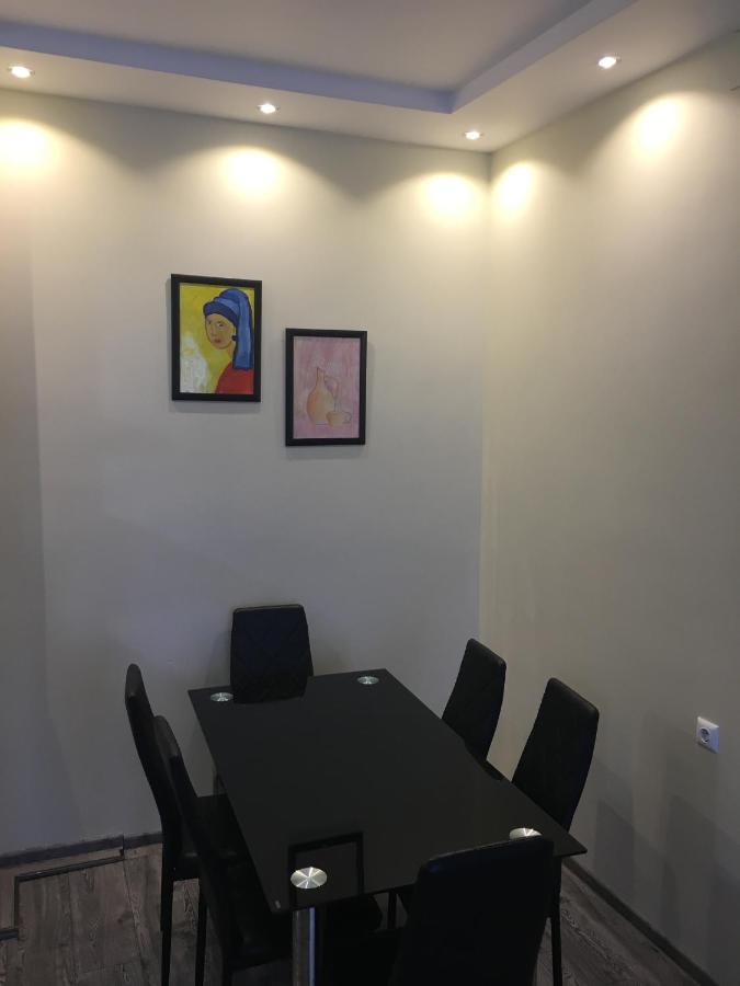 Apartment On Khimshiashvili 11A Batumi Bagian luar foto