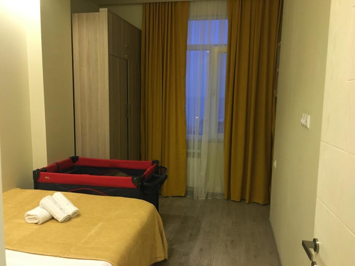 Apartment On Khimshiashvili 11A Batumi Bagian luar foto