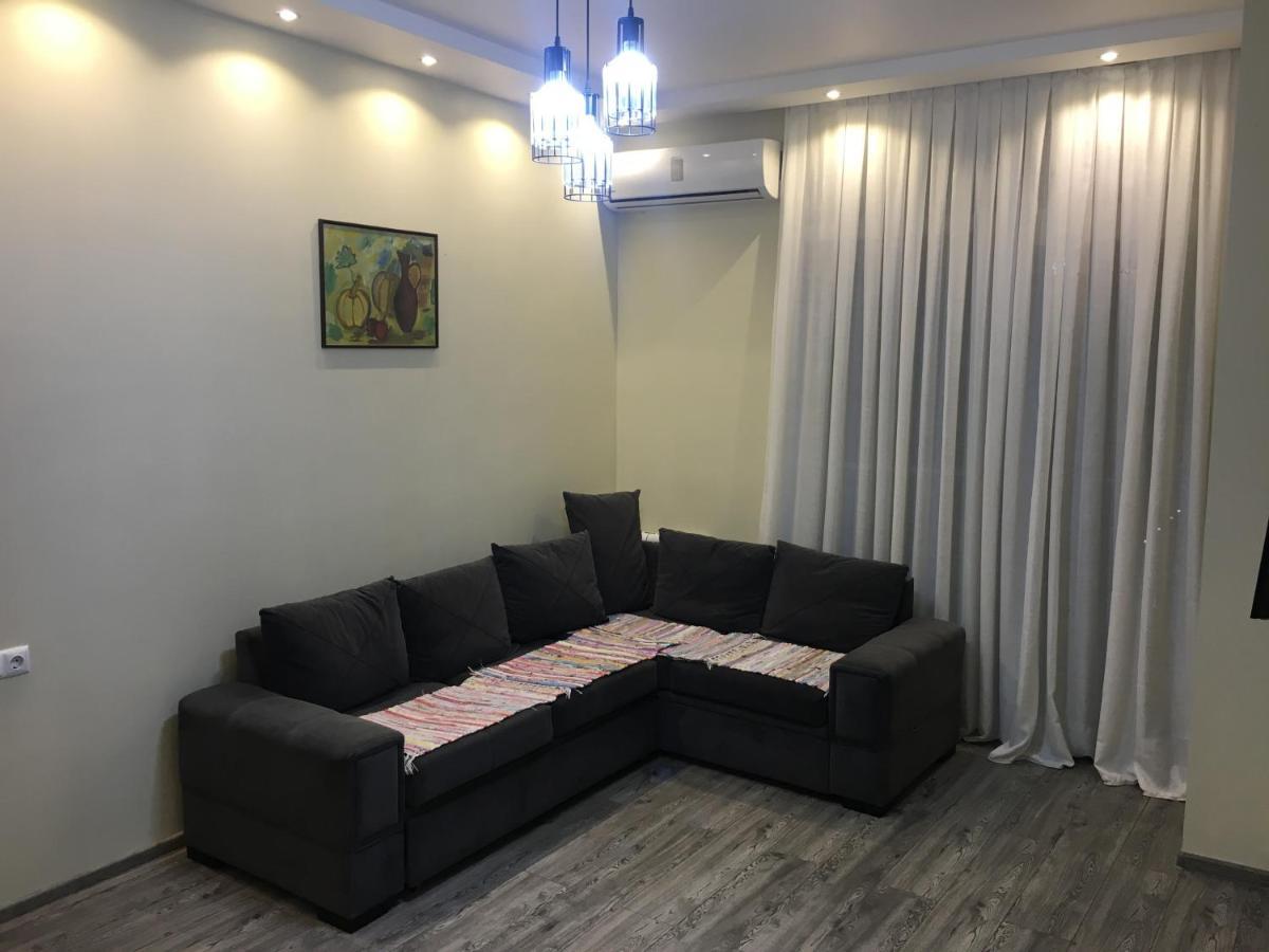 Apartment On Khimshiashvili 11A Batumi Bagian luar foto